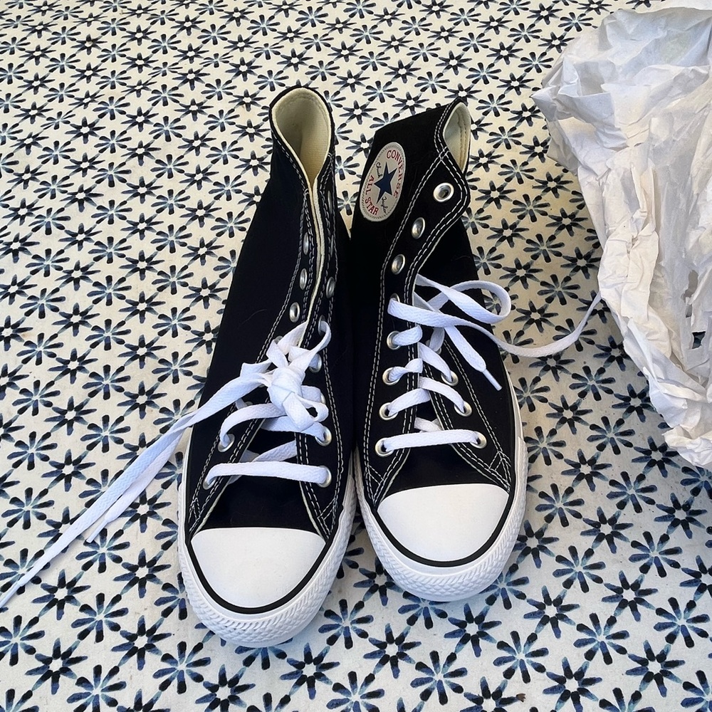 Converse High-Top Sneakers in black, women’s 10.5, men’s 8.5